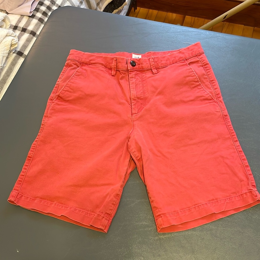 Mens Red GAP Shorts Sz 31